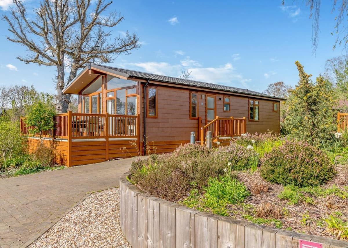 Wareham Forest Lodge Retreat Lytchett Minster Exterior photo
