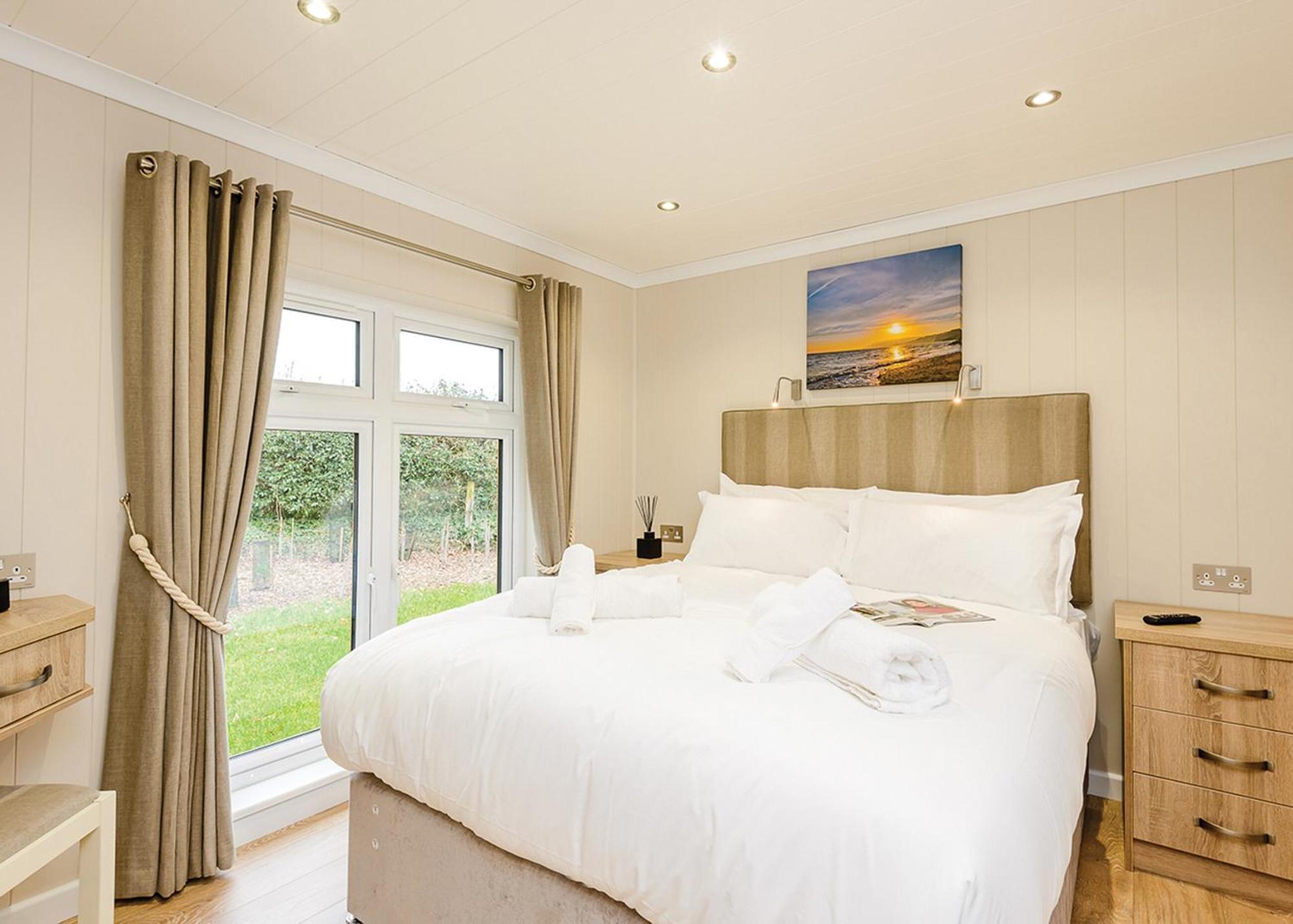 Wareham Forest Lodge Retreat Lytchett Minster Room photo
